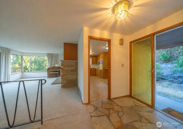 Photo 4 of Sale Pending at 19526 53Rd Ave Ne, Lake Forest Park, WA 98155 | MLS# NWM2573039 | Listing updated on 2026-09-25