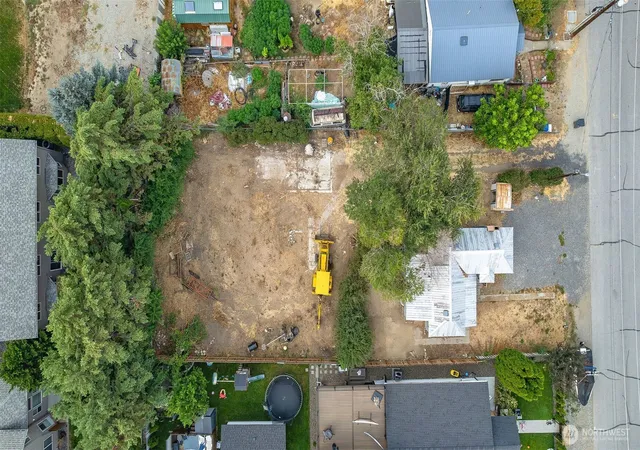 Photo 2 of Single family home for sale at 504 Ramona Ave, Wenatchee, WA 98801 | MLS# NWM2573042 | Listing updated on 2026-09-25