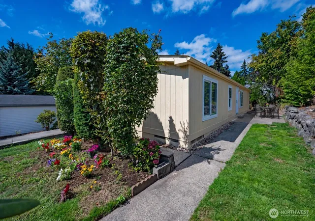 Photo 1 of Manufactured home for sale at 2418 S 371st St #47, Federal Way, WA 98003 | MLS# NWM2573044 | Listing updated on 2026-09-25