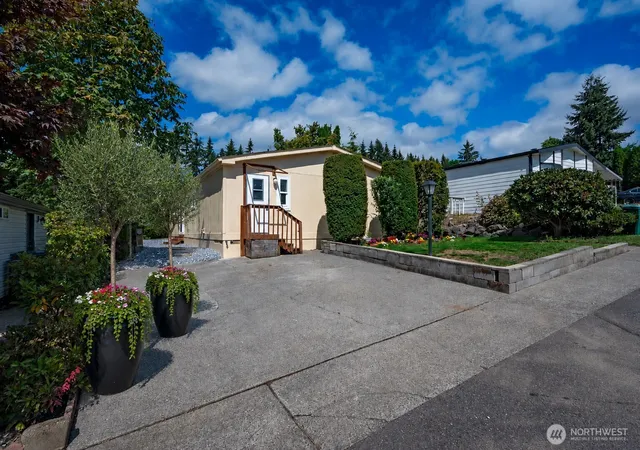 Photo 2 of Manufactured home for sale at 2418 S 371st St #47, Federal Way, WA 98003 | MLS# NWM2573044 | Listing updated on 2026-09-25