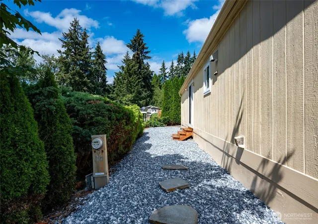 Photo 3 of Manufactured home for sale at 2418 S 371St St #47, Federal Way, WA 98003 | MLS# NWM2573044 | Listing updated on 2026-09-25