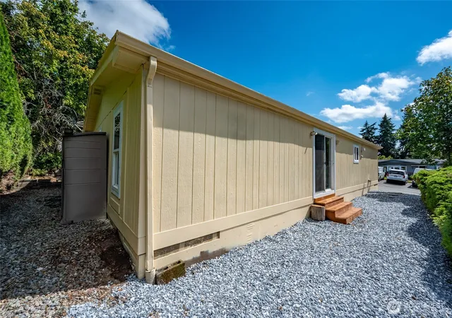 Photo 4 of Manufactured home for sale at 2418 S 371St St #47, Federal Way, WA 98003 | MLS# NWM2573044 | Listing updated on 2026-09-25