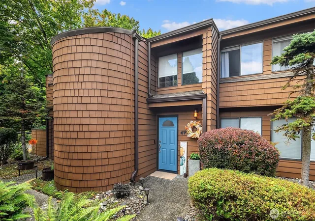 Photo 1 of Townhouse for sale at 11500 Ne 128th Street Dr #47, Kirkland, WA 98034 | MLS# NWM2573051 | Listing updated on 2026-09-29
