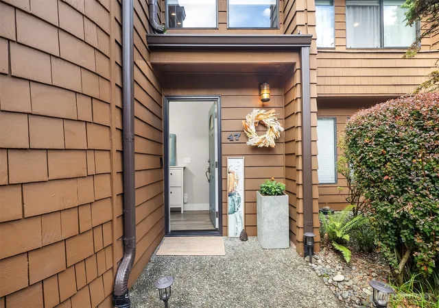 Photo 2 of Townhouse for sale at 11500 Ne 128th Street Dr #47, Kirkland, WA 98034 | MLS# NWM2573051 | Listing updated on 2026-09-29