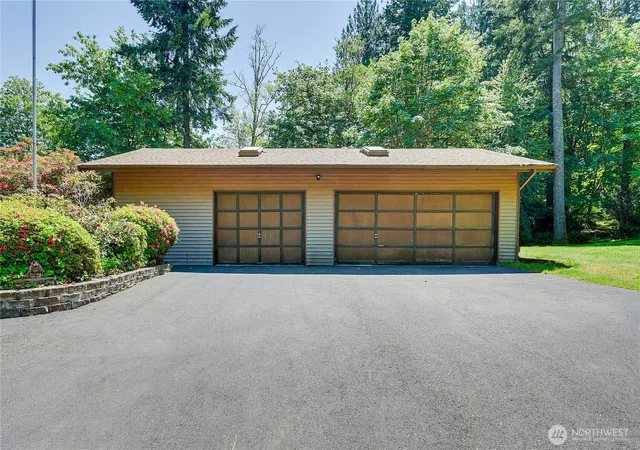 Photo 4 of Sale Pending at 568 Se Oak Rd, Port Orchard, WA 98367 | MLS# NWM2573069 | Listing updated on 2026-09-25