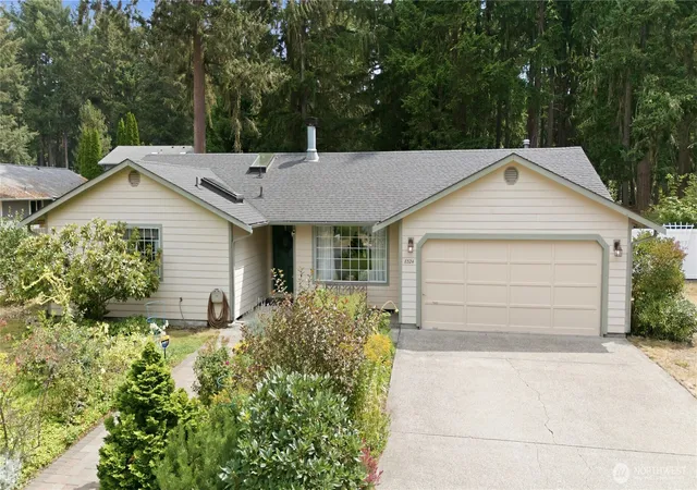 Photo 1 of Sale Pending at 8324 Lake Forest Dr Se, Olympia, WA 98503 | MLS# NWM2573070 | Listing updated on 2026-09-25