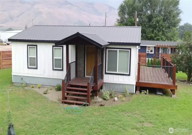 Photo 3 of Manufactured home for sale at 105 14Th Ave, Oroville, WA 98844 | MLS# NWM2573110 | Listing updated on 2026-10-01