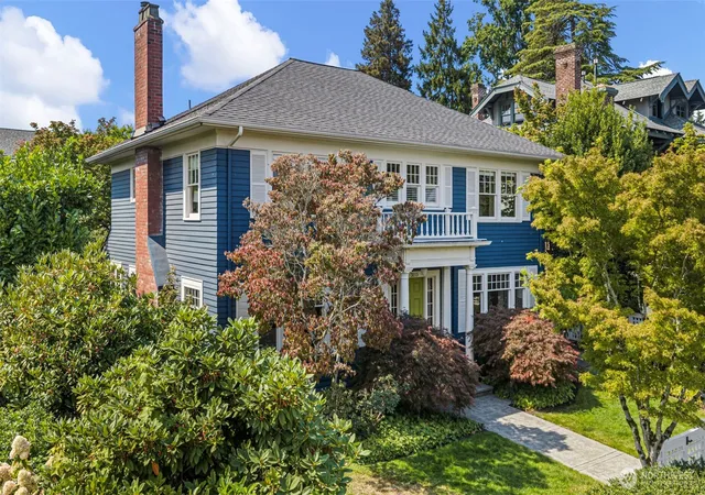 Photo 2 of Single family home for sale at 3115 Cascadia Ave S, Seattle, WA 98144 | MLS# NWM2573120 | Listing updated on 2026-09-30