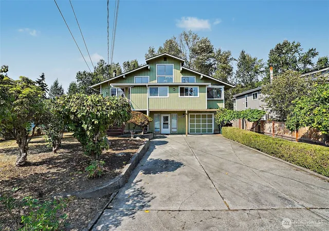Photo 3 of Sale Pending at 517 E 68th St, Tacoma, WA 98404 | MLS# NWM2573125 | Listing updated on 2026-09-28