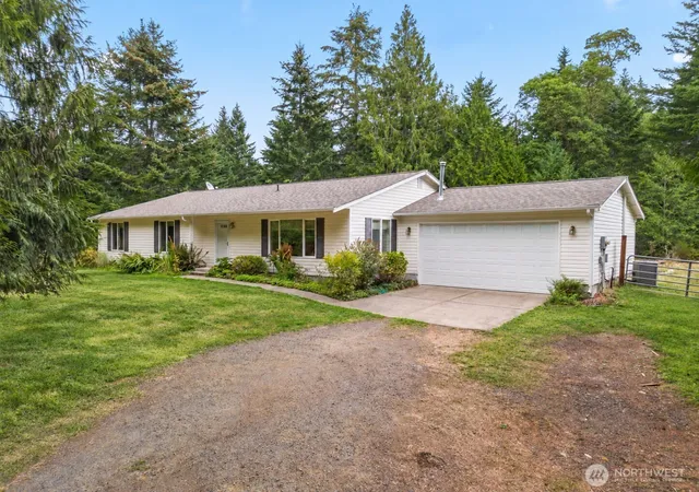 Photo 4 of Single family home for sale at 1011 E Sunset Hill Rd, Shelton, WA 98584 | MLS# NWM2573126 | Listing updated on 2026-09-23