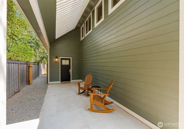 Photo 3 of Single family home for sale at 10530 Ashworth Ave N #B, Seattle, WA 98133 | MLS# NWM2573129 | Listing updated on 2026-09-25