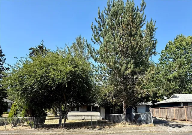 Photo 2 of Single family home for sale at 12708 Se 164th Street, Renton, WA 98058 | MLS# NWM2573144 | Listing updated on 2026-09-25