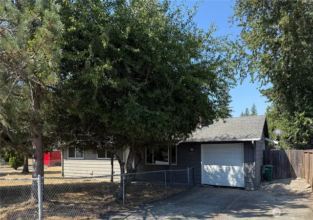 Photo 3 of Single family home for sale at 12708 SE 164th Street, Renton, WA 98058 | MLS# NWM2573144 | Listing updated on 2026-09-25