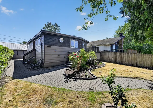 Single family home for sale at 7768 14Th Ave Sw, Seattle, WA 98106 | MLS# NWM2573159