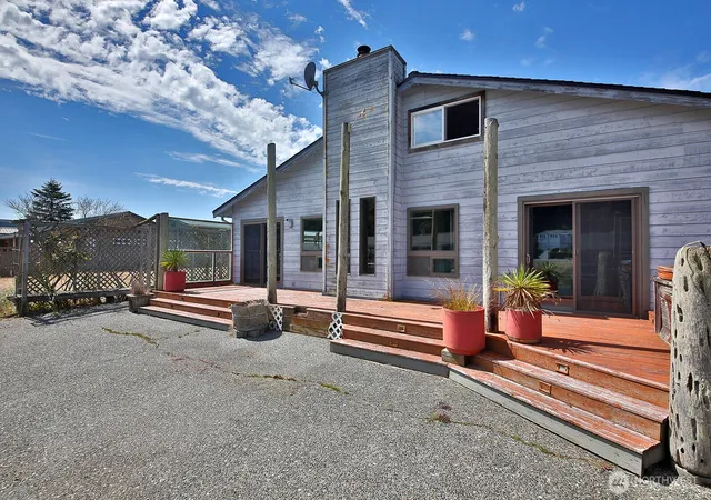 Photo 4 of Single family home for sale at 3705 Steelhead Dr, Greenbank, WA 98253 | MLS# NWM2573167 | Listing updated on 2026-09-25