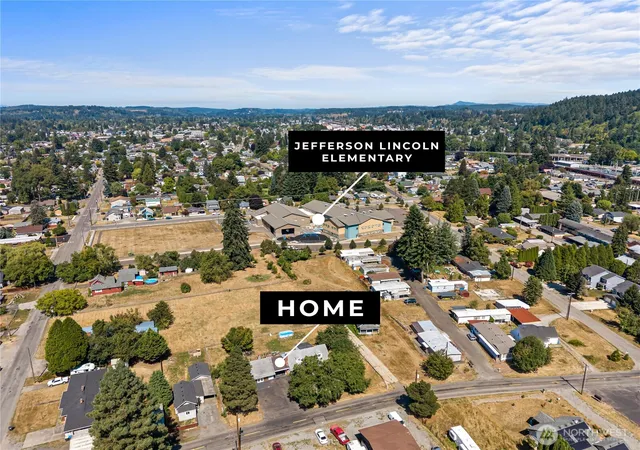 Photo 3 of Single family home for sale at 401 South St, Centralia, WA 98531 | MLS# NWM2573173 | Listing updated on 2026-09-25