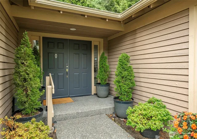 Photo 3 of Sale Pending at 9048 Gleneagle Dr, Blaine, WA 98230 | MLS# NWM2573182 | Listing updated on 2026-09-28