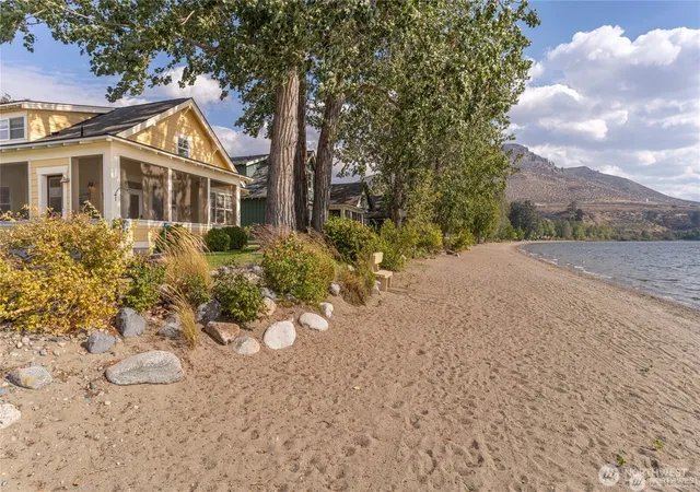 Photo 3 of Single family home for sale at 117 Barefoot Ln, Oroville, WA 98844 | MLS# NWM2573197 | Listing updated on 2026-10-07