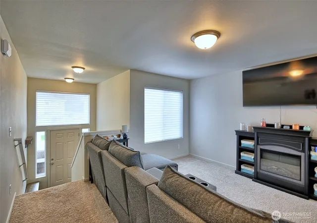 Photo 4 of Sale Pending at 4334 69Th Ave Ne, Marysville, WA 98270 | MLS# NWM2573212 | Listing updated on 2026-09-25