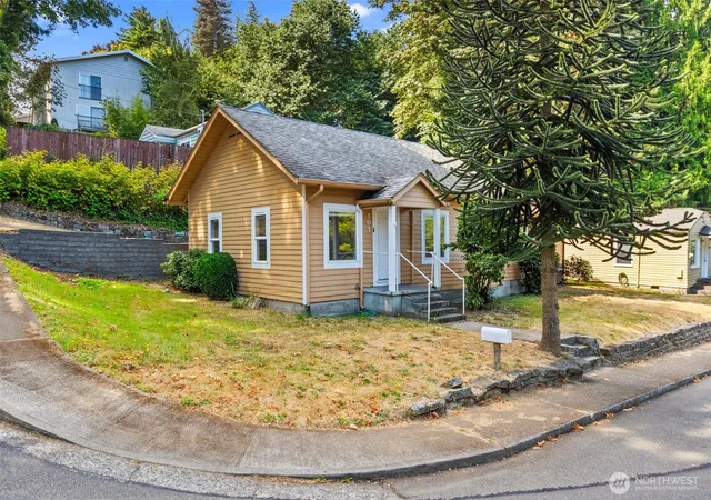 Photo 3 of Single family home for sale at 101 2Nd Ave Nw, Olympia, WA 98512 | MLS# NWM2573230 | Listing updated on 2026-10-03