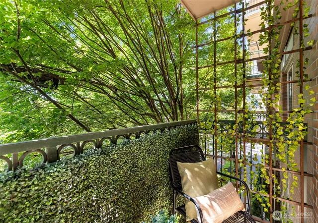 Photo 4 of Condo for sale at 700 E Denny Wy #206, Seattle, WA 98122 | MLS# NWM2573240 | Listing updated on 2026-10-01