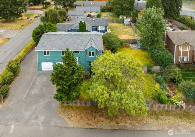 Photo 2 of Single family home for sale at 21675 Se 267th St, Maple Valley, WA 98038 | MLS# NWM2573242 | Listing updated on 2026-09-24