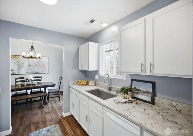 Photo 4 of Single family home for sale at 2622 S 362Nd Pl, Federal Way, WA 98003 | MLS# NWM2573245 | Listing updated on 2026-09-25