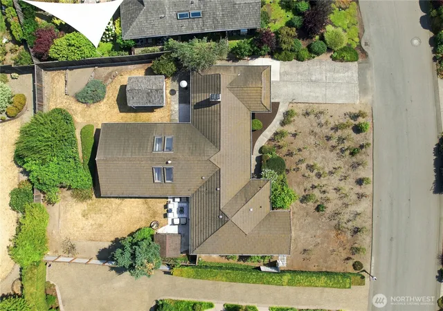 Photo 2 of Single family home for sale at 9810 Vineyard Crest, Bellevue, WA 98004 | MLS# NWM2573257 | Listing updated on 2026-09-29