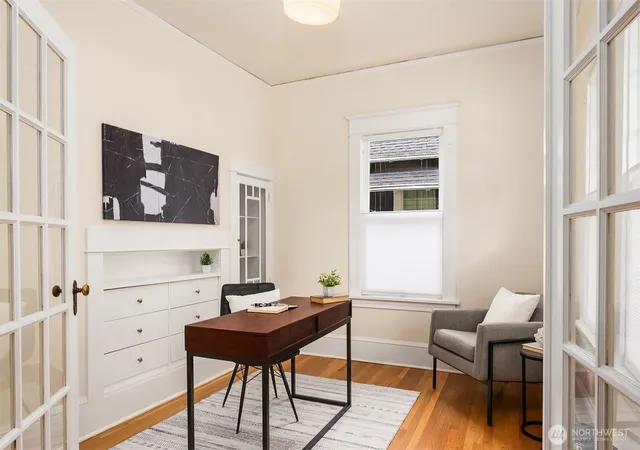 Photo 3 of Sale Pending at 4663 1st Ave Ne, Seattle, WA 98105 | MLS# NWM2573258 | Listing updated on 2026-09-21