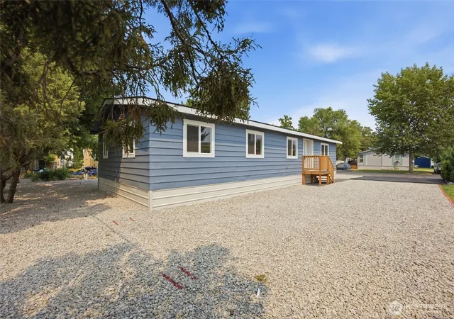 Photo 25 of Sale Pending at 4816 Airway Dr Ne #18, Moses Lake, WA 98837 | MLS# NWM2573270 | Listing updated on 2026-09-30