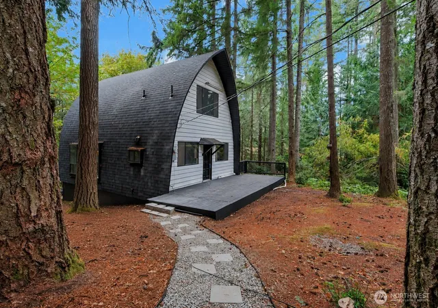 Photo 1 of Single family home for sale at 3645 Green Mountain Rd Nw, Bremerton, WA 98312 | MLS# NWM2573273 | Listing updated on 2026-09-25