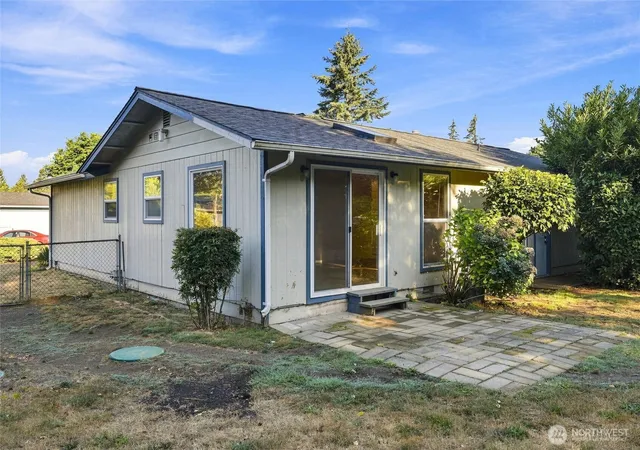 Photo 3 of Sale Pending at 283 Pollman Cir, Lynden, WA 98264 | MLS# NWM2573286 | Listing updated on 2026-09-25