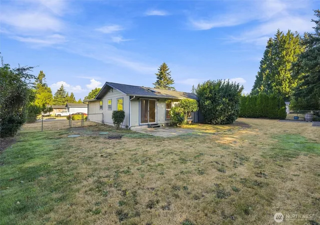Photo 4 of Sale Pending at 283 Pollman Cir, Lynden, WA 98264 | MLS# NWM2573286 | Listing updated on 2026-09-25