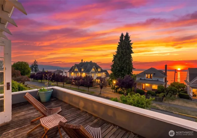 Photo 3 of Single family home for sale at 137 S Forest St, Bellingham, WA 98225 | MLS# NWM2573291 | Listing updated on 2026-09-24