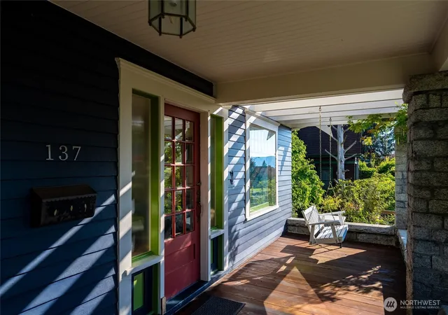 Photo 3 of Single family home for sale at 137 S Forest St, Bellingham, WA 98225 | MLS# NWM2573291 | Listing updated on 2026-09-24