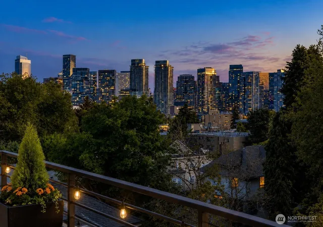 Photo 2 of Townhouse for sale at 727 Belmont Ave E, Seattle, WA 98102 | MLS# NWM2573295 | Listing updated on 2026-09-24