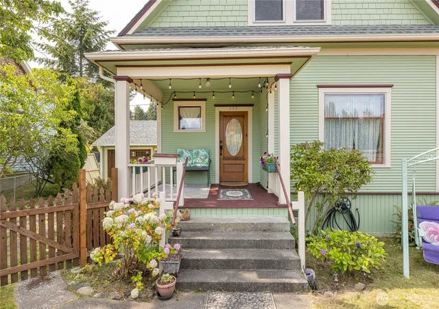 Photo 2 of Sale Pending at 220 W 11th St, Port Angeles, WA 98362 | MLS# NWM2573296 | Listing updated on 2026-09-25