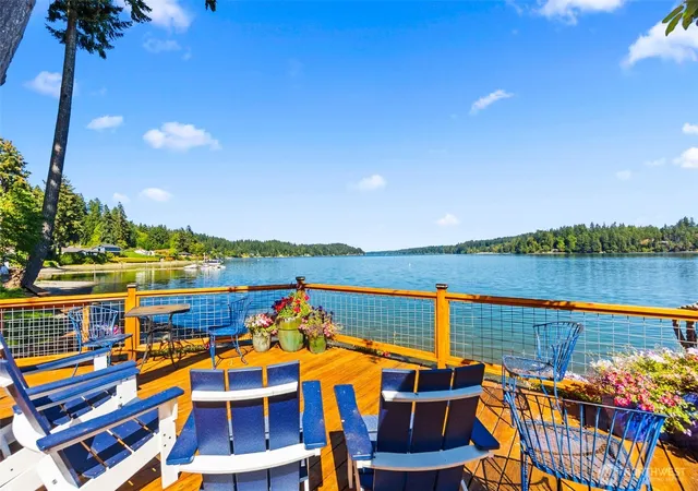 Photo 1 of Sale Pending at 2922 Madrona Beach Rd Nw, Olympia, WA 98502 | MLS# NWM2573302 | Listing updated on 2026-09-28