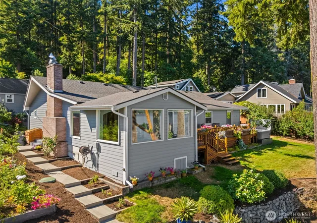 Photo 2 of Sale Pending at 2922 Madrona Beach Rd Nw, Olympia, WA 98502 | MLS# NWM2573302 | Listing updated on 2026-09-28
