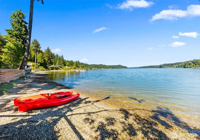 Photo 3 of Sale Pending at 2922 Madrona Beach Rd Nw, Olympia, WA 98502 | MLS# NWM2573302 | Listing updated on 2026-09-28