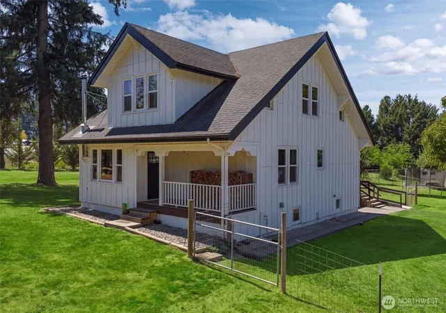 Photo 2 of Single family home for sale at 18606 Ne 182nd Ave, Brush Prairie, WA 98606 | MLS# NWM2573310 | Listing updated on 2026-09-28