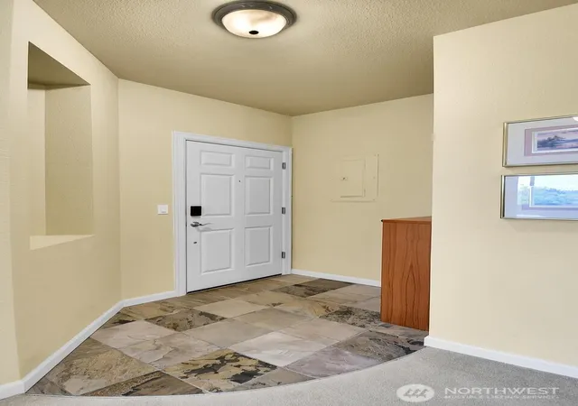 Photo 2 of Condo for sale at 6800 132Nd Pl Se #E-401, Newcastle, WA 98059 | MLS# NWM2573320 | Listing updated on 2026-09-25