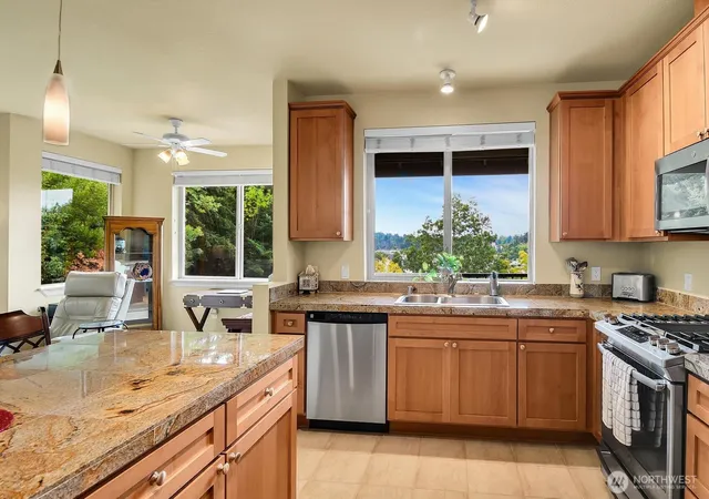 Photo 4 of Condo for sale at 6800 132Nd Pl Se #E-401, Newcastle, WA 98059 | MLS# NWM2573320 | Listing updated on 2026-09-25