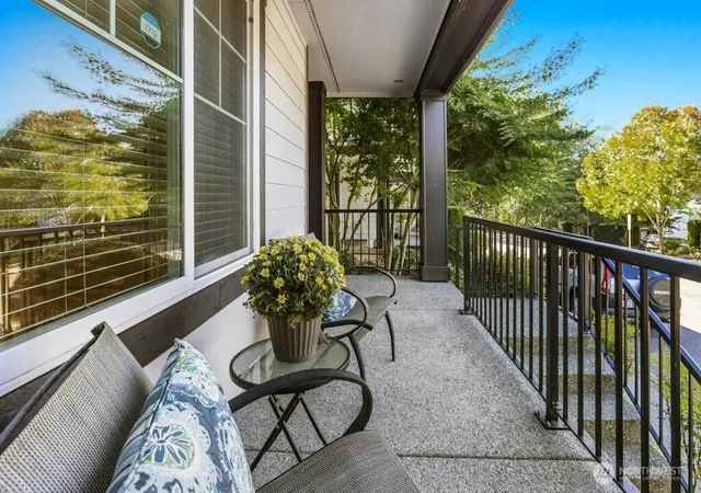 Photo 3 of Townhouse for sale at 10372 156Th Pl Ne #101, Redmond, WA 98052 | MLS# NWM2573330 | Listing updated on 2026-09-29