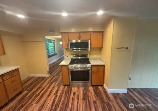 Photo 4 of Single family home for sale at 1611 Oakes Ave, Everett, WA 98201 | MLS# NWM2573339 | Listing updated on 2026-10-02
