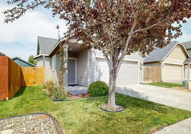 Photo 2 of Single family home for sale at 1212 Sw Carver St, College Place, WA 99324 | MLS# NWM2573347 | Listing updated on 2026-09-24