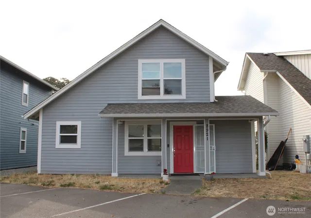 Photo 2 of Townhouse for sale at 8921 Commercial St Sw, Lakewood, WA 98498 | MLS# NWM2573351 | Listing updated on 2026-10-02