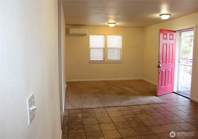 Photo 3 of Townhouse for sale at 8921 Commercial St Sw, Lakewood, WA 98498 | MLS# NWM2573351 | Listing updated on 2026-10-02