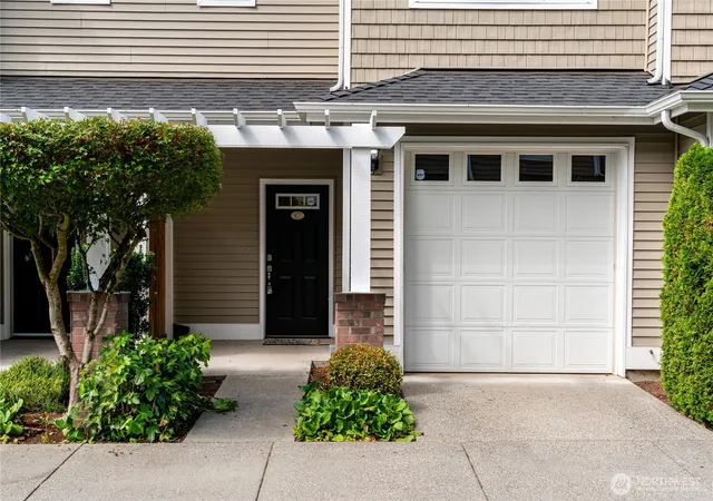 Photo 4 of Sale Pending at 10829 19Th Ave Se #2C, Everett, WA 98208 | MLS# NWM2573356 | Listing updated on 2026-10-01