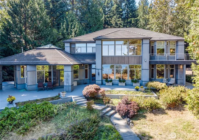 Photo 1 of Single family home for sale at 34302 Pilot Point Rd Ne, Kingston, WA 98346 | MLS# NWM2573358 | Listing updated on 2026-10-01